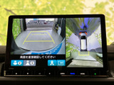 バックモニターは、狭い場所での駐車や後退をサポートします。安全確認をサポートし、運転の負担を軽減します。