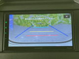 後方状況を確認できるモニターは、安全運転をサポートする頼もしい機能です。狭い道や駐車時も安心してお使いいただけます。