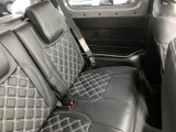 後部座席もゆったりとしたスペースを確保。同乗者も快適に過ごせる空間です。家族や友人とのドライブに最適です。