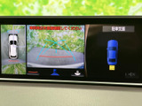 後方状況を安全確認できるモニターは、駐車時や狭い道での運転をサポートします。運転に不安を感じさせない安心装備です。