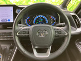 握りやすいステアリングは、運転操作をスムーズにします。オーディオやハンズフリー通話の操作も可能で、快適な運転をサポートします。運転の楽しさを高めます。