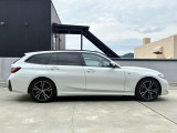 ご納車後も全国約200拠店のBMW正規ディーラーサービス工場にて保証対応いたします。お近くのBMW正規ディーラーをご案内の上、アフターメンテナンスをお受け頂けますので、安心してお乗りいただけます!!