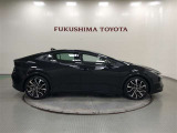 【まるごとクリーニング】シートを取り外し、車内を徹底洗浄。隅々まで丁寧に仕上げています。
