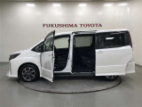 【まるごとクリーニング】シートを取り外し、車内を徹底洗浄。隅々まで丁寧に仕上げています。