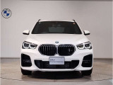 【キドニーグリル】BMWは約90年もの間、ほぼ全ての車両にひと目でBMWだと分かるこの特徴的なフロントグリルが備えられ、デザイン・アイコンとして親しまれてきました。