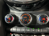 【 オートエアコン 】車内温度を感知して自動で温度調整をしてくれるのでいつでも快適な車内空間を創り上げます!