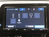 ラジオ、フルセグテレビ、CD再生、DVD再生、SD再生(音楽/動画)、SD録音(別途SDカードが必要です)、Bluetoothオーディオが使用可能です。詳しい仕様については展示店舗までお尋ねください。