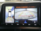 全方位ビューモニター、バックガイドモニター付いております!車庫入れの際にあると役立ちますよ♪