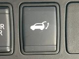 【パワーバックドア】スマートキーや運転席のボタンを押すだけでリアゲートが自動で開閉します!荷物を持っている時や、高い位置にあるバックドアを閉める際に便利な機能です♪