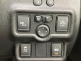 運転席周りをスマートにまとめられたモニター画面。様々な情報を確認でき、運転をより安全で快適にしてくれます。