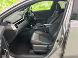 運転しやすい視界と、操作しやすい配置が特徴の室内。快適なドライビングをサポートします。洗練されたデザインで、気分も高まります。