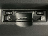 高速道路で便利な【ETC2.0】を装備しています。光ビーコン搭載で渋滞情報などナビゲーションと連動することで機能も充実いたします。他、観光施設に立ち寄るための高速料金割引サービス等もございます。