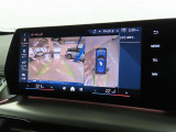 リアビューカメラ。ガイドラインとパークディスタンスコントロールで安全に車庫入れ可能。