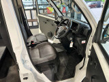 運転席にも収納スペース充実してます☆