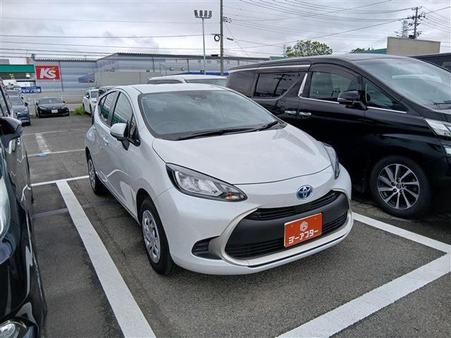 アクア 1.5 G E-Four 4WD 禁煙車 純正ディスプレイオーディオ