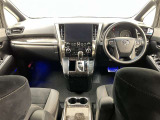高いホールド性で運転姿勢が安定します。長距離ドライブでも疲れにくいのが魅力です。快適なドライビングライフをお送りください♪