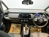 開放感のある運転席まわり! 運転席からの視界は良好です。