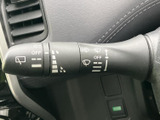雨の日の運転をサポート。操作も簡単で、視界を確保して安全な運転をサポートします。様々なモードで切り替え可能です。