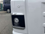 雨や霧でヘッドライトでは不安な時もフォグランプがあるので安心ですね!