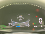 視認性の高いメーターパネルは、運転に必要な情報を的確にドライバーへ伝達。安全運転をサポートします。