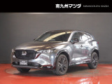 中古車専門再生工場にて熟練専任スタッフが丁寧に清掃、仕上げを実施しております。また、お客様に安心してご検討いただける様、公取協が定める基準に基づき車両検査を実施し、車両状態評価証を発行しております。