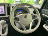 握りやすいステアリングで、快適な運転操作をサポート。操作性にも優れ、スムーズなハンドリングを実現します。運転の楽しさを。