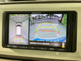 駐車時の安全性を高めるバックモニターを搭載。狭い場所でもスムーズな駐車操作をアシストし、後方確認をサポートします。安心の運転に貢献します。