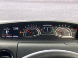 視認性の高いメーター類で、運転状況をしっかり把握できます。デジタル表示で、必要な情報を一目で確認可能です。