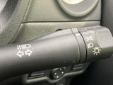 視認性の高いメーター類が配置され、運転に必要な情報を一目で確認できます。運転に集中できる、シンプルで分かりやすいデザインです。