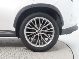 【タイヤ・ホイール】CPO(認定中古車)は4mm以上の残溝や安全安心にお乗りいただくために入念な点検をさせていただいております。