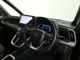 見通しのよいすっきりとした視界で、誰でも運転しやすいです。運転のしやすさは疲れにくさにも繋がりますよ♪