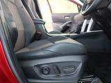 パワーシート搭載。微妙な調整が手軽にでき、ピッタリなポジションで運転することが可能です。