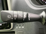雨天時でもクリアな視界を確保できるワイパーレバー。操作も簡単で、運転に集中できます。