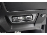 ETCは運転席インパネ右下に専用カバーによって埋め込まれています。