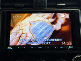 停車中には、地上デジタル放送を楽しめます。休憩時間などに、番組を視聴してリフレッシュできます。※走行中の視聴はご遠慮ください。