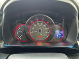 視認性の高いメーター類が運転に必要な情報を的確にお伝えします。デジタル表示により、様々な情報を確認でき、運転に集中できます。