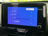 使いやすいナビゲーションシステムが、目的地までスムーズに案内します。充実したオーディオ機能で、車内を快適な空間に。