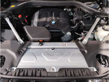 BMWのエンジンは世界的にも認められている高性能エンジンです。レスポンスがよく高回転型の心地よい吹きあがりなど駆け抜ける歓びのキーになる部分でございます。