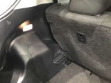 トランクル-ムは照明付きです。地下駐車場や、夜間のお荷物整理に大変便利です。