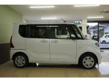 大きなスライドドアで乗り降りラクラク♪狭い駐車場でも使いやすいのが魅力です!