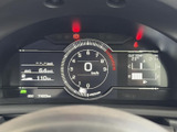 視認性の高いメーター類で、運転状況をしっかり把握できます。必要な情報を一目で確認できるので、安全運転をサポートします。