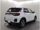 ☆ハイマウントストップランプは、後方から見やすい高さにあり、追突防止に有効ですね♪