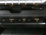 運転席と助手席には寒い時にうれしいシートヒーターが装備されてます。