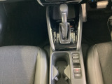 ドリンクボケット装備、小物入れにもなって便利です