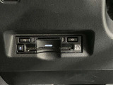 高速道路で便利な【ETC2.0】を装備しています。光ビーコン搭載で渋滞情報などナビゲーションと連動することで機能も充実いたします。他、観光施設に立ち寄るための高速料金割引サービス等もございます。