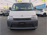お車の正面の写真です。