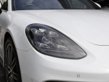 LEDヘッドライト(PDLS+)は、ダイナミックレベライザー、コーナリングライト、車速感応式ヘッドライトコントロール、ハイビームアシスタントが備わり、近遠距離や横方向の照射を的確にし安全性を高めます。
