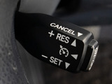 【オートクルーズコントロール】搭載。アクセル操作なしでも車が自動でスピードを保ってくれる機能です長距離の高速は楽々です。