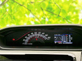 視認性の高いメーター類が、運転に必要な情報を的確に伝えます。運転状況を常に把握できるので安心です。