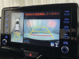 【パノラミックビューモニター】真上から見下ろしたような視点で確認できるバックカメラ搭載!死角も見やすく駐車もラクラクです!